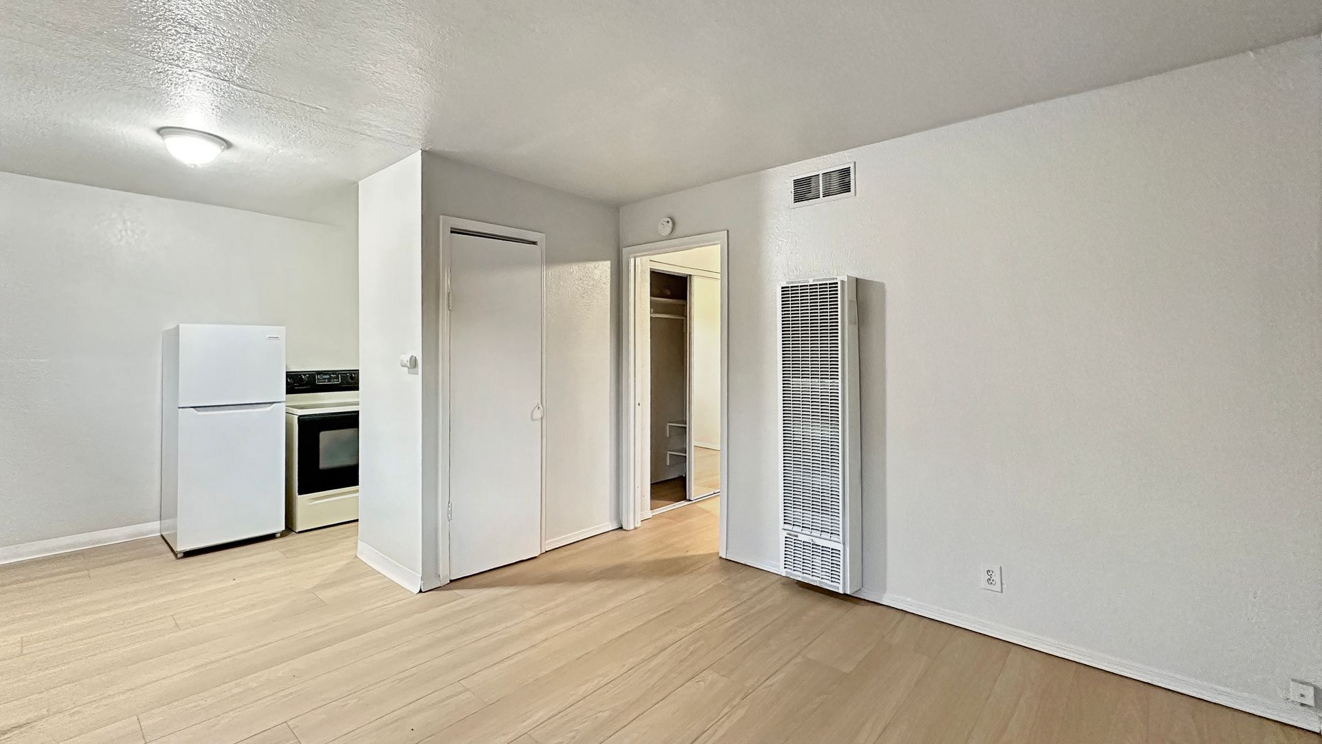 Oakland Apartment: 1847 E. 25th Street - 8