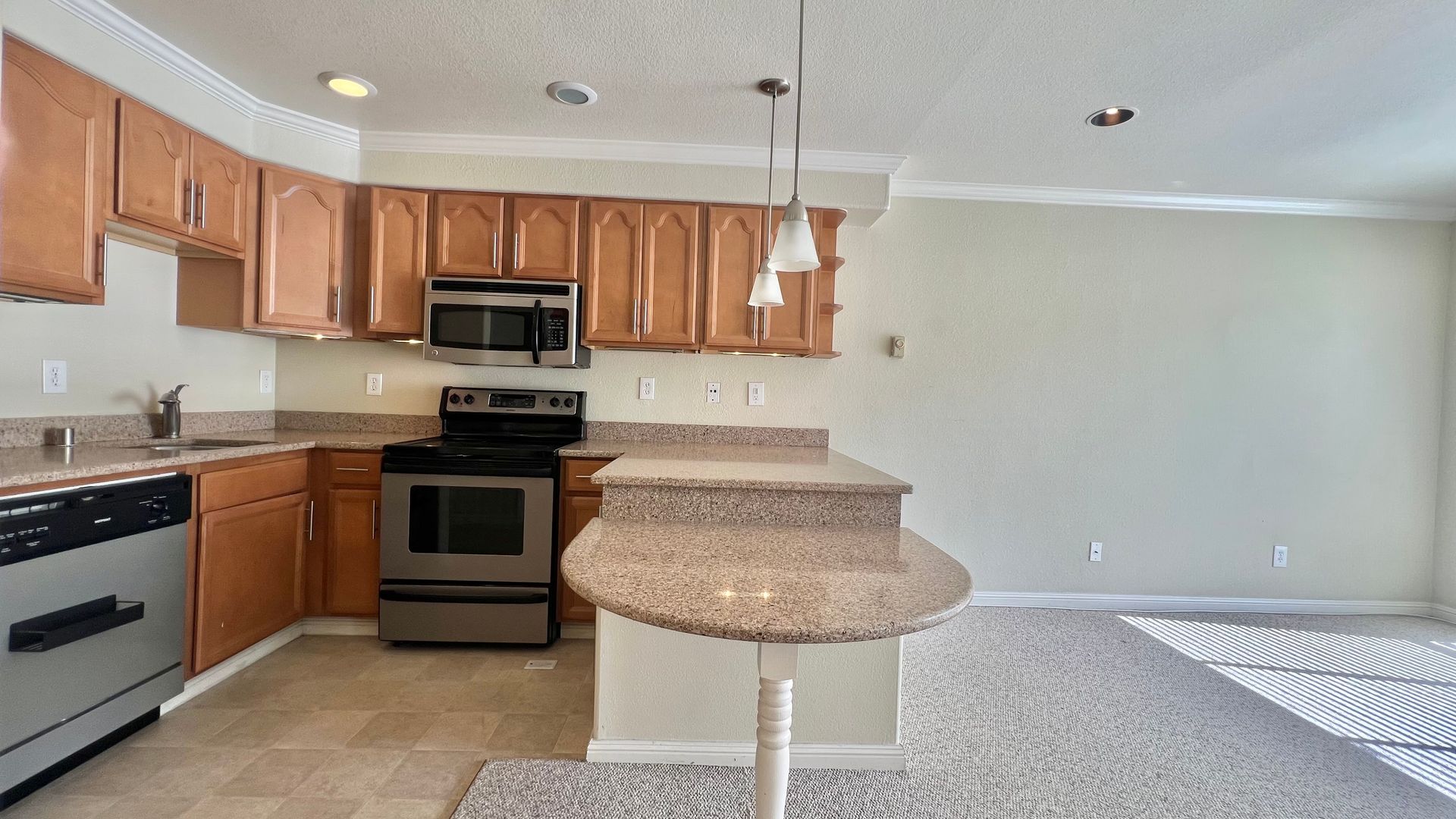 Emeryville Condo: 2 Anchor Drive Apt F386