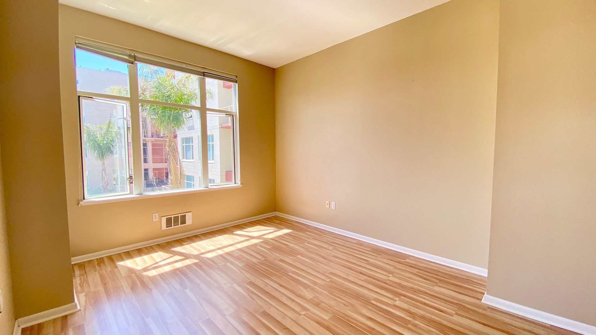 5855 Horton Street #601, photo 9