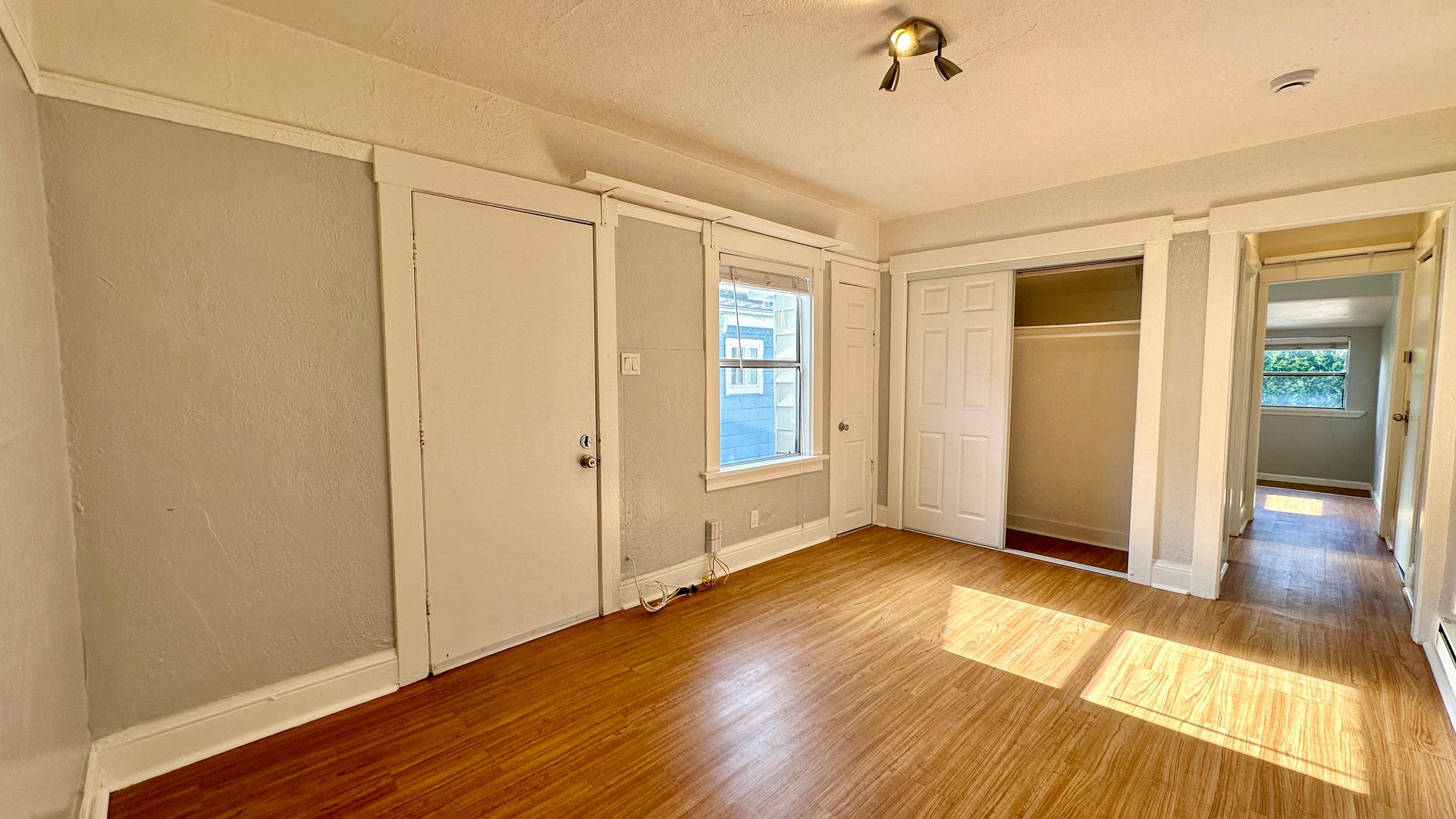 Oakland Apartment: 859 47th Street