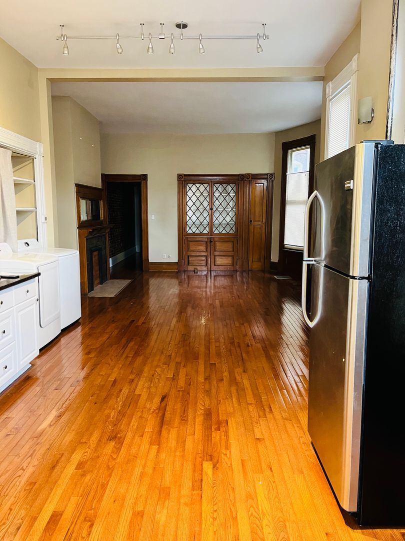 Pittsburgh Apartment: 917 Beech Avenue