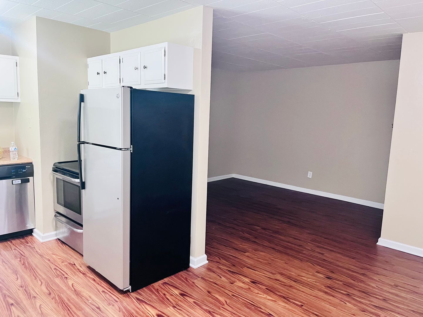 Pittsburgh Apartment: 564 Maryland Avenue