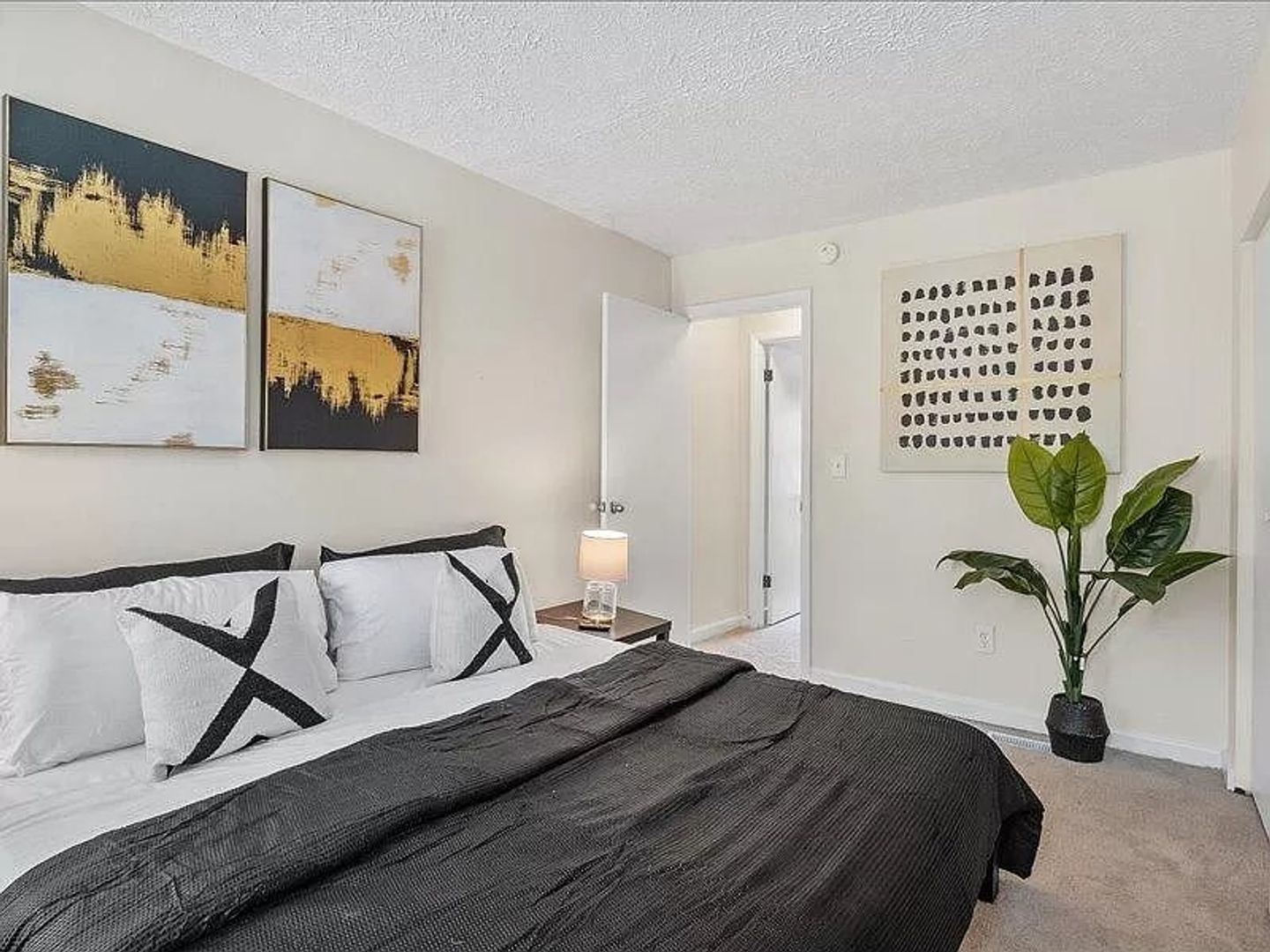 Pittsburgh Apartment: 1208 Arch Street
