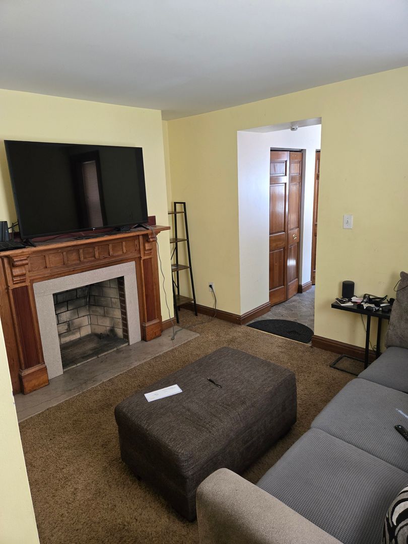Pittsburgh Apartment: 100 East North Ave