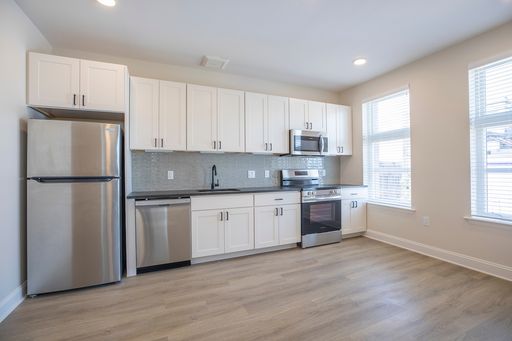 Luxury Living at The Bower Downtown - 1 Bed/1 Bath – photo 1