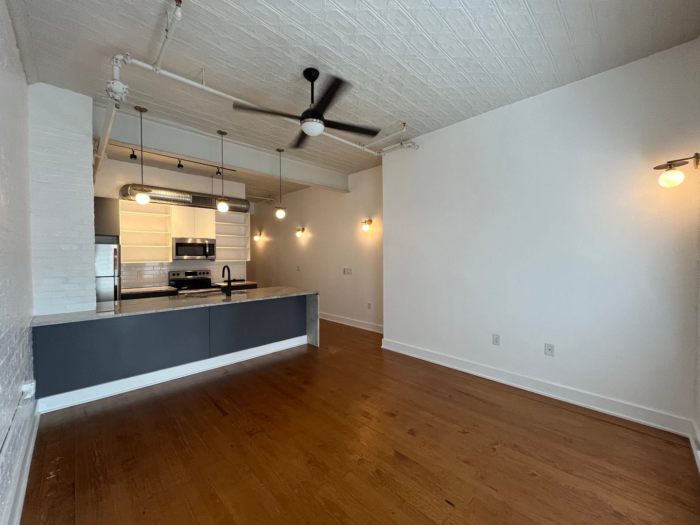 Salem Apartment: 2 W Main Street