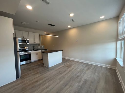 The Bower - Spacious 1 Bed/1 Bath with Walk In Closet – photo 1