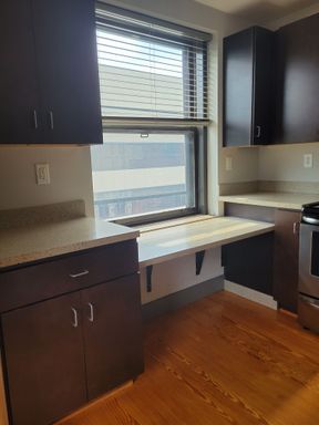Ponce de Leon - 1 Bed/1 Bath Corner Unit with View of Campbell Avenue – photo 1