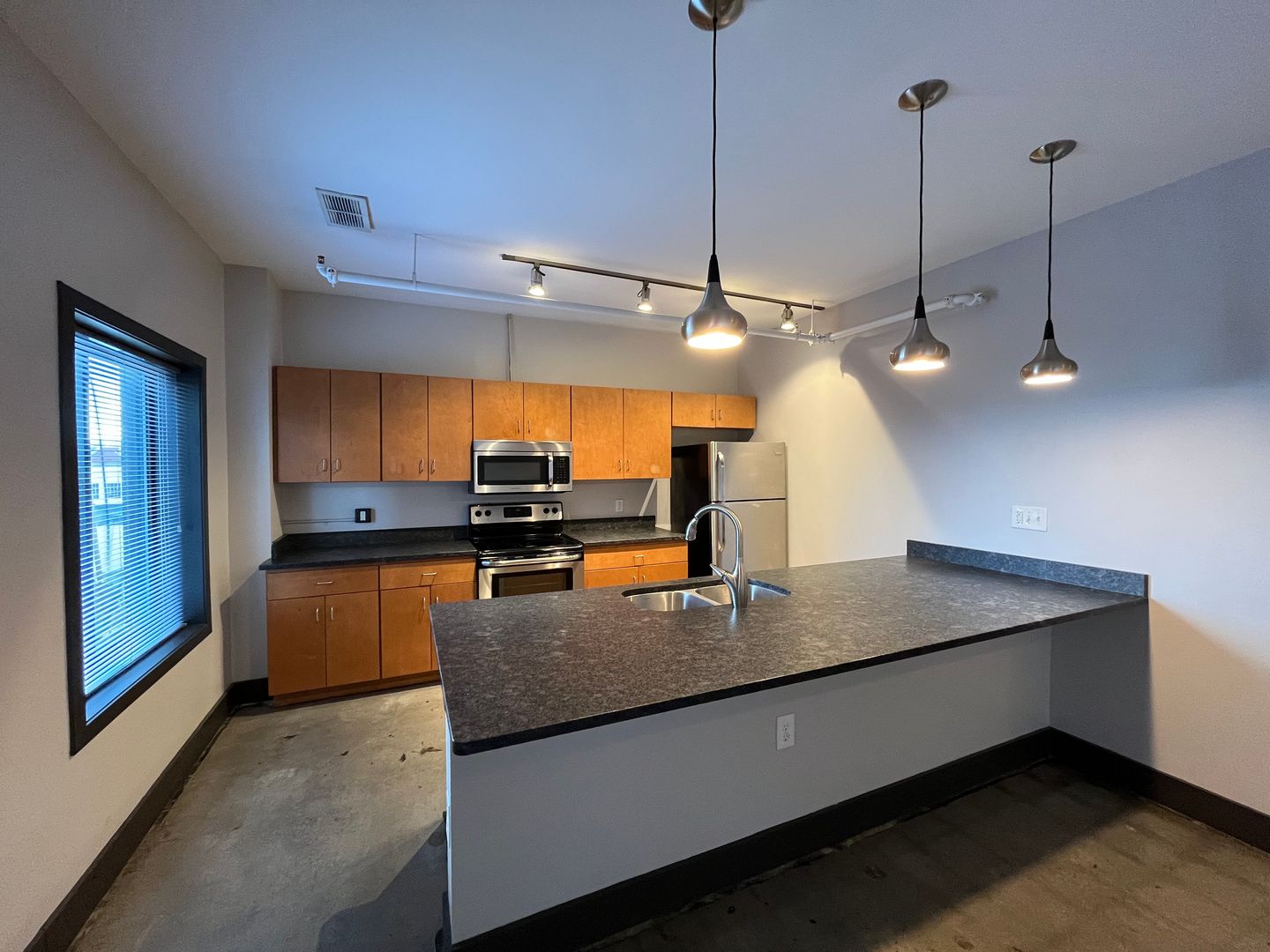 Roanoke Apartment: 425 Church Ave SW