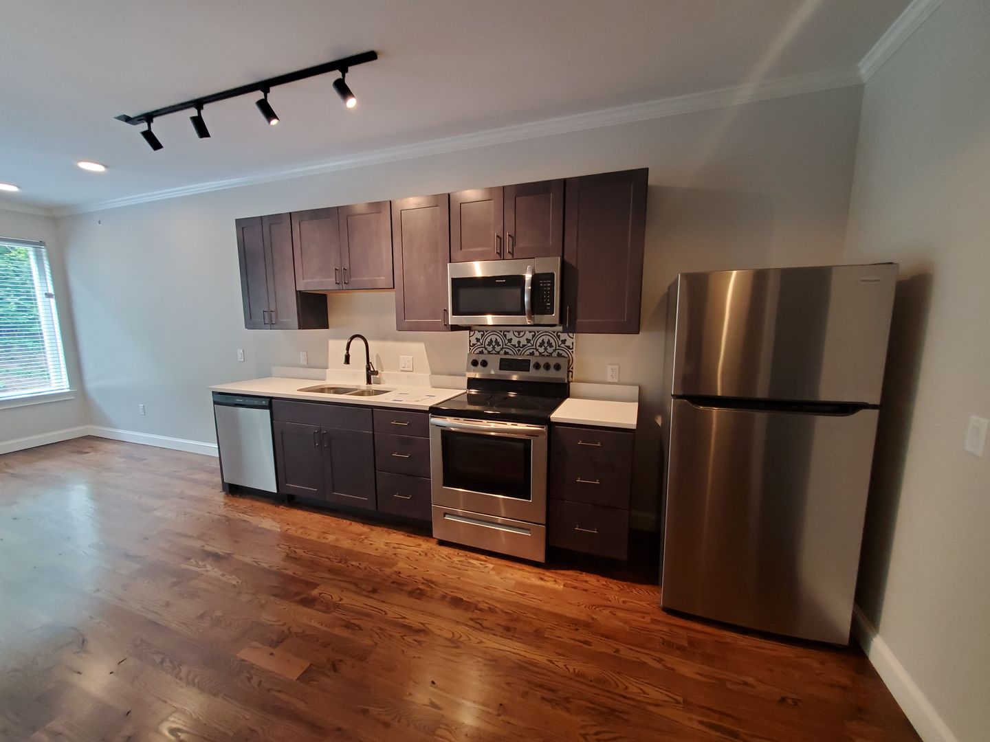 Roanoke Apartment: 605 Campbell Ave SE