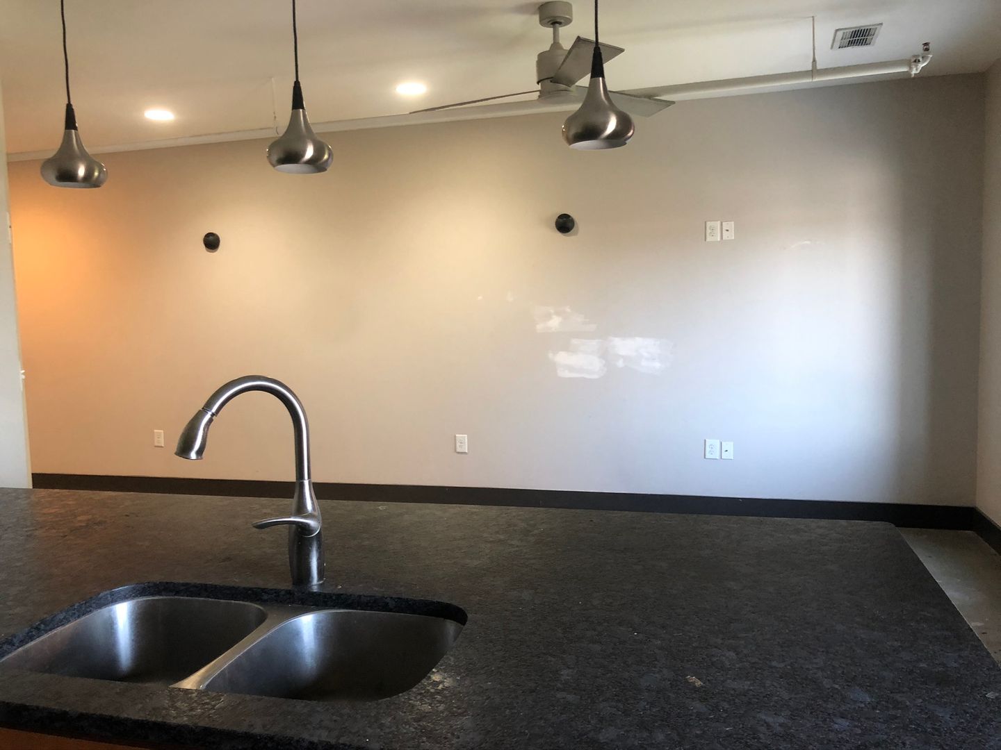 Roanoke Apartment: 425 Church Ave SW