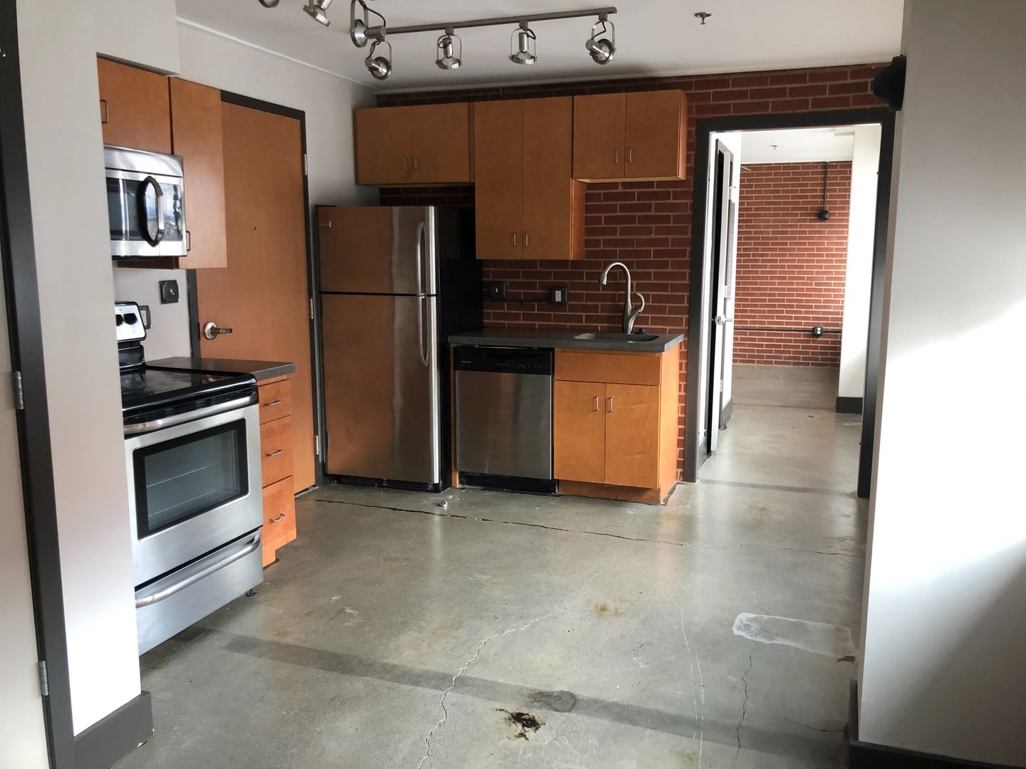 Roanoke Apartment: 425 Church Ave SW