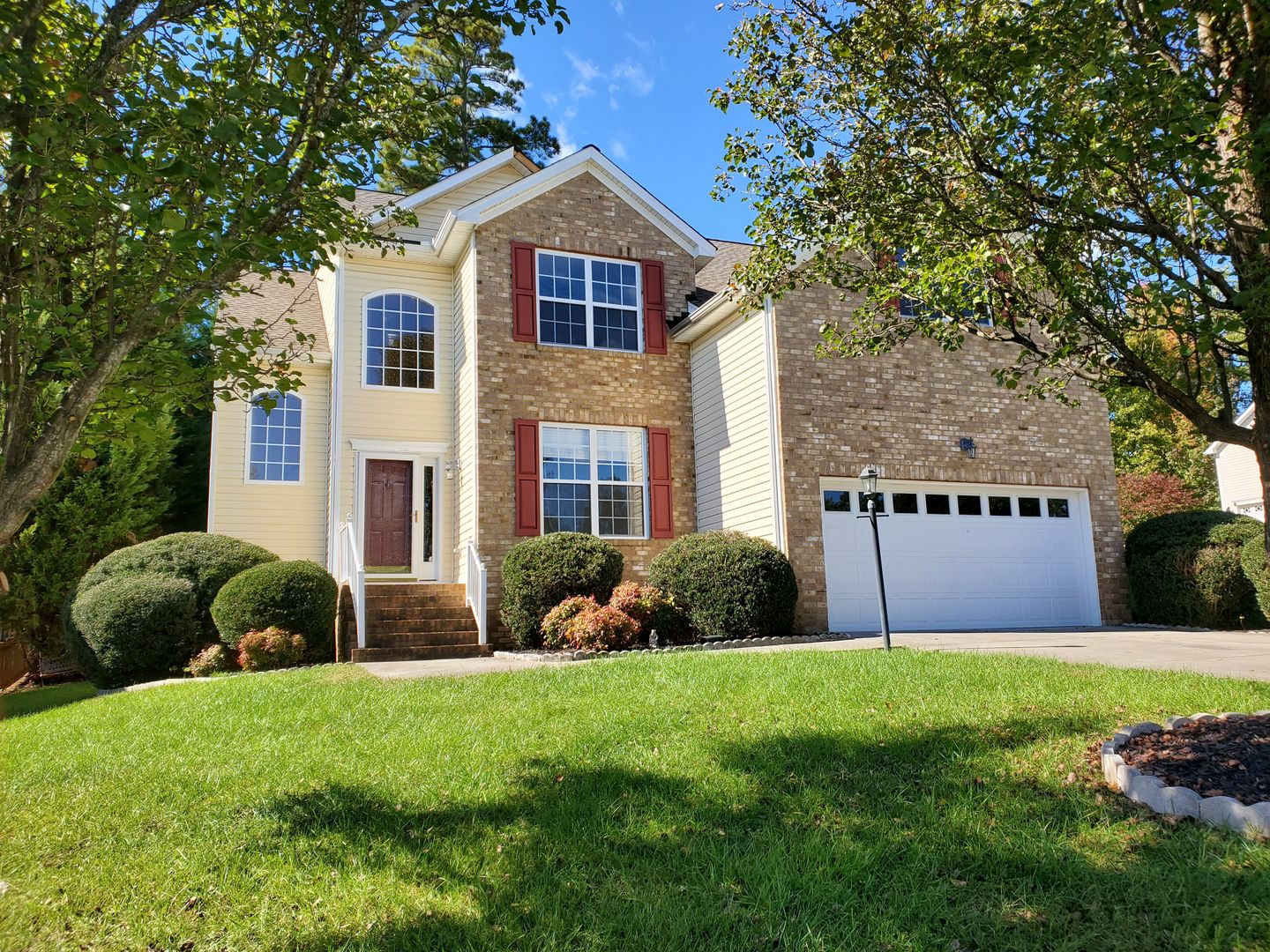 Midlothian House: 2602 Water Race Ct