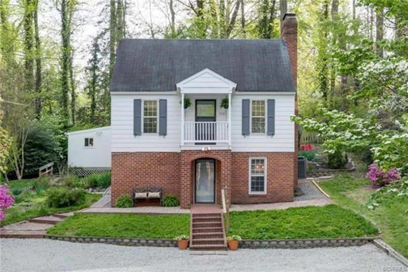 Richmond House: 1832 Glencove Lane