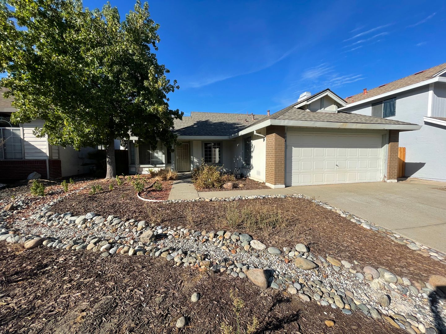 Roseville House: 604 Hovey Way