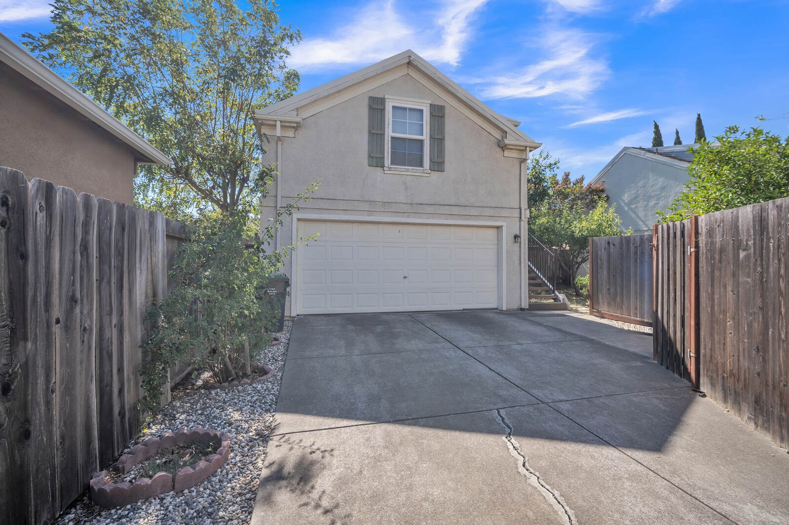 Fairfield Multiplex: 5252 Trophy Dr