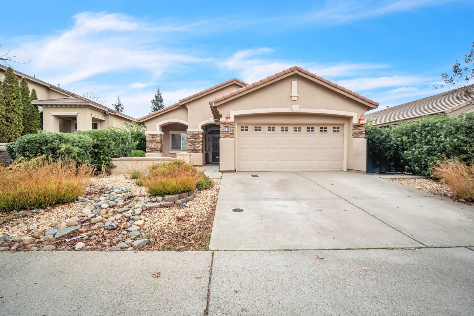 Folsom House: 2206 Shady Creek Rd