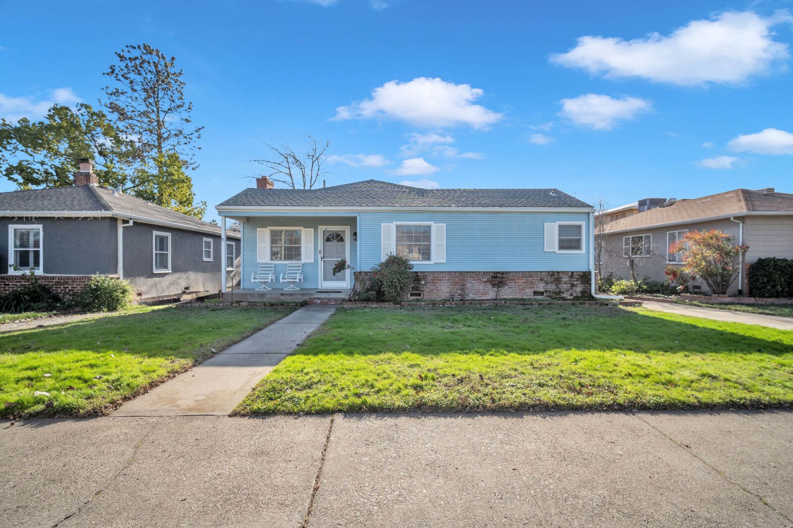 Sacramento House: 4620 B St