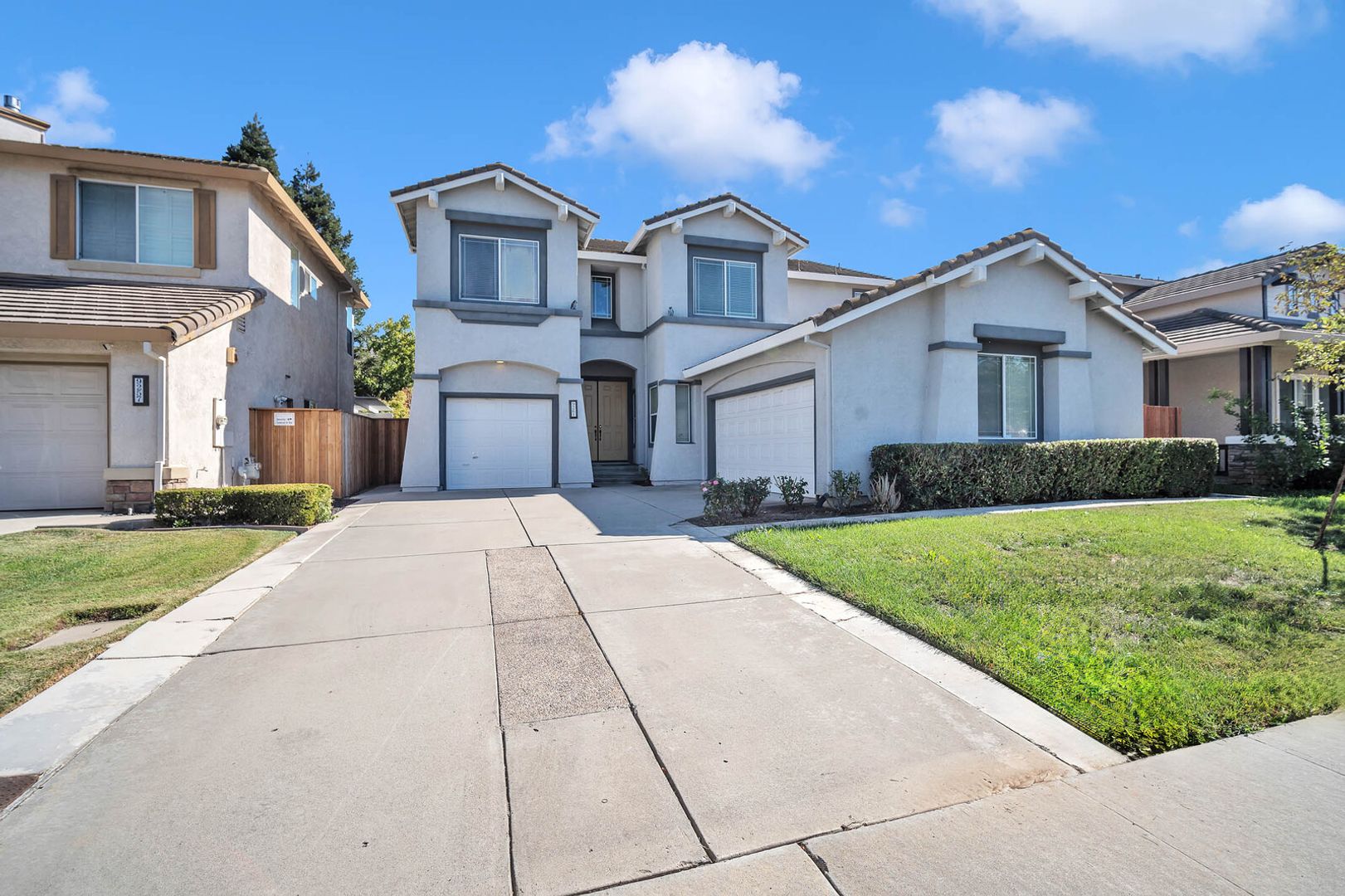Elk Grove House: 9261 Herbon Way