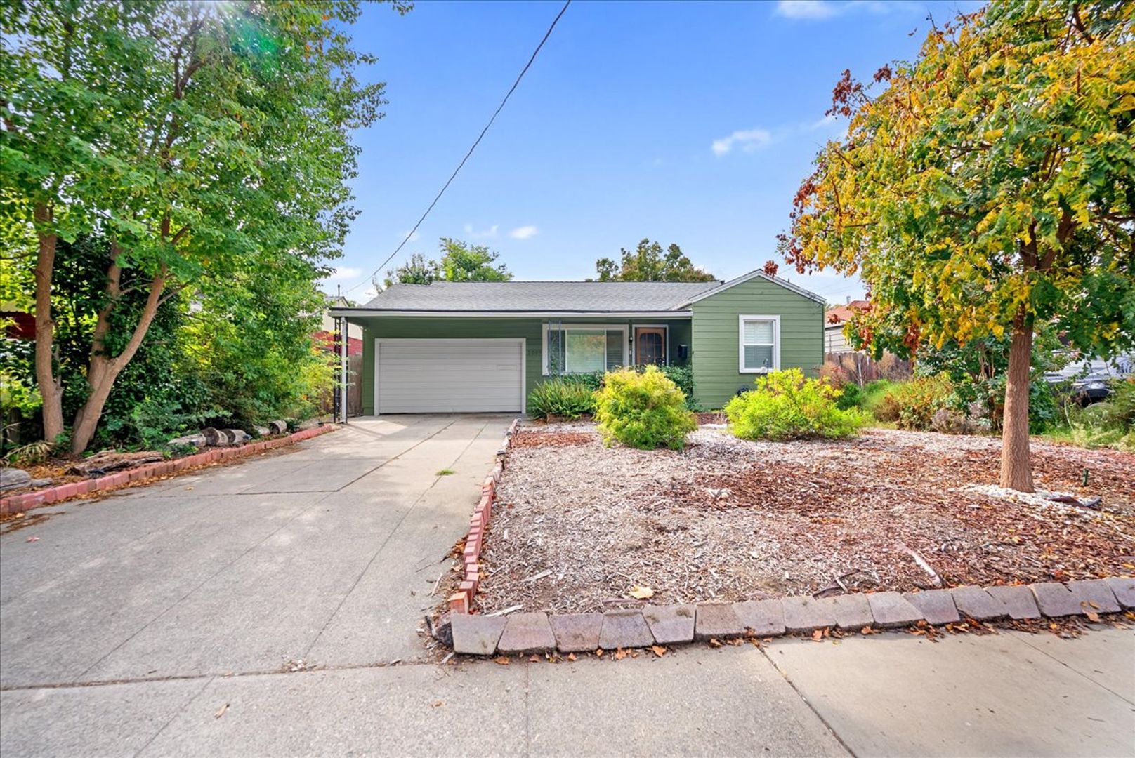 West Sacramento House: 2009 Willow Ave