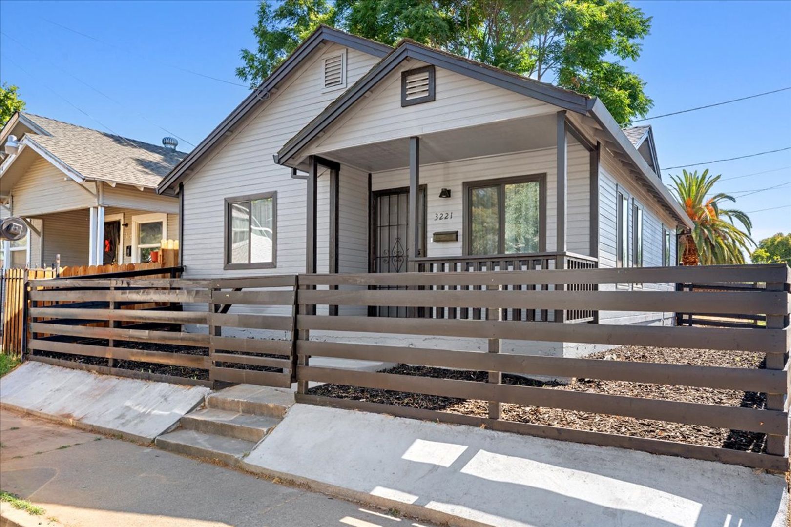 Sacramento House: 3221 San Jose Way