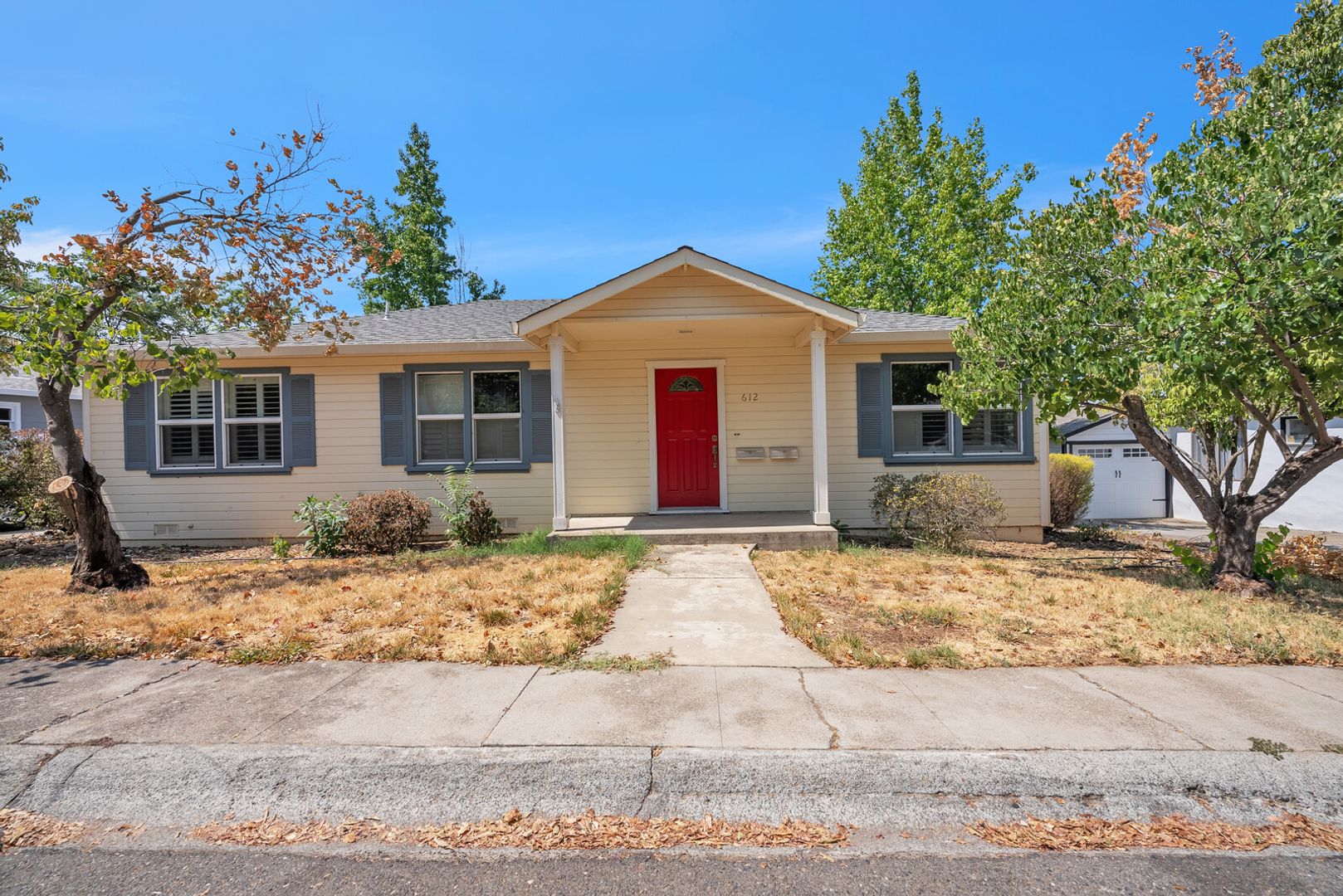 Folsom House: 612 Orange Grove Way