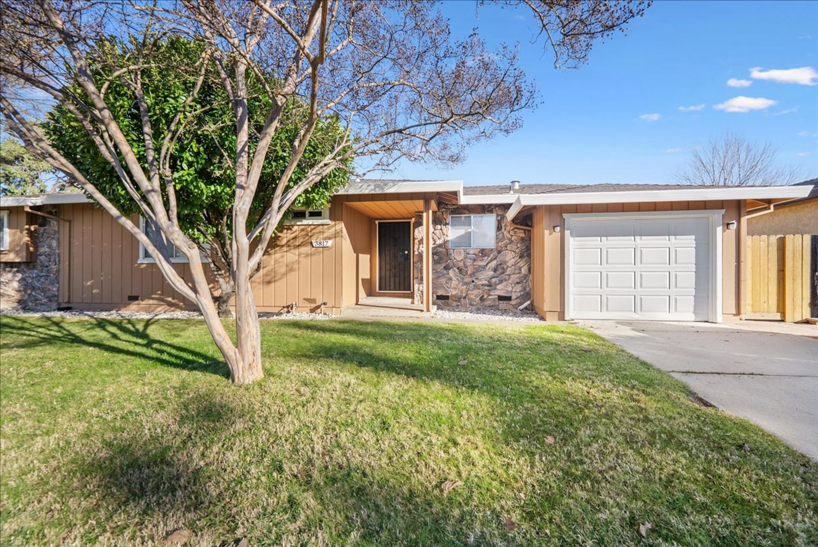 Sacramento House: 3817 Breuner Ave