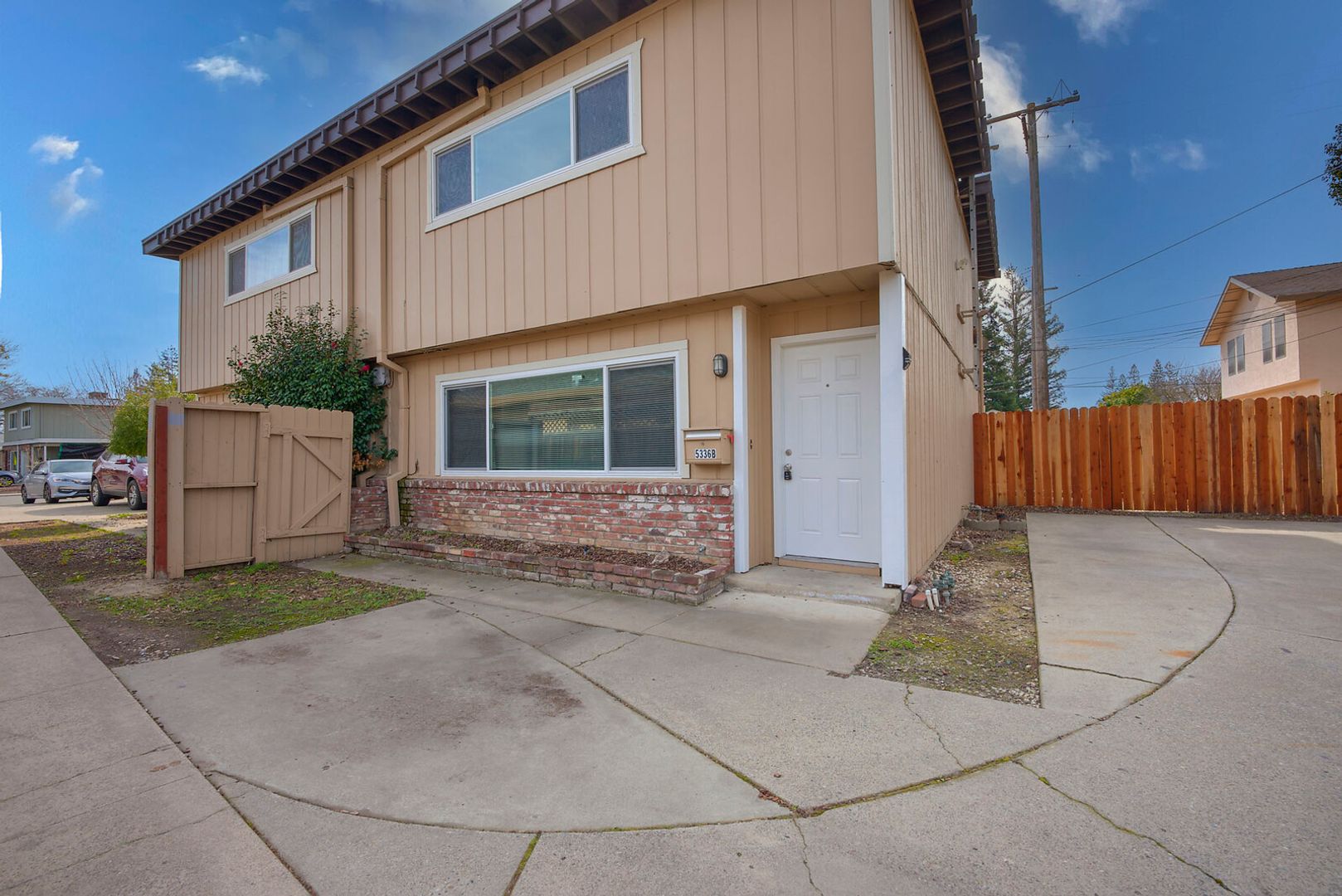 Sacramento Apartment: 5336 Karbet Way