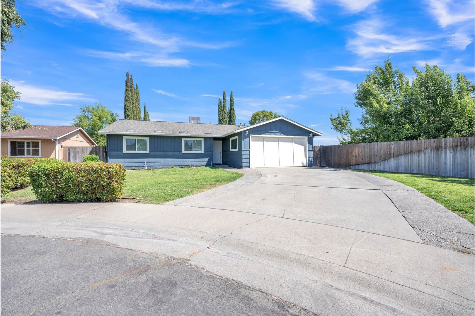 Sacramento House: 15 Sunborg Ct