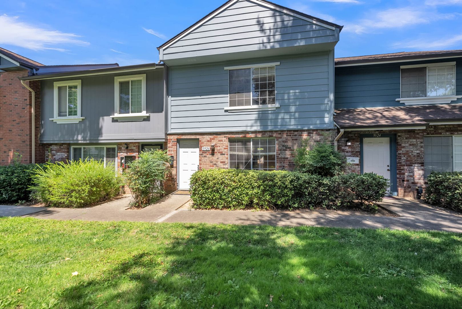 Carmichael House: 3926 Oak Villa Cir