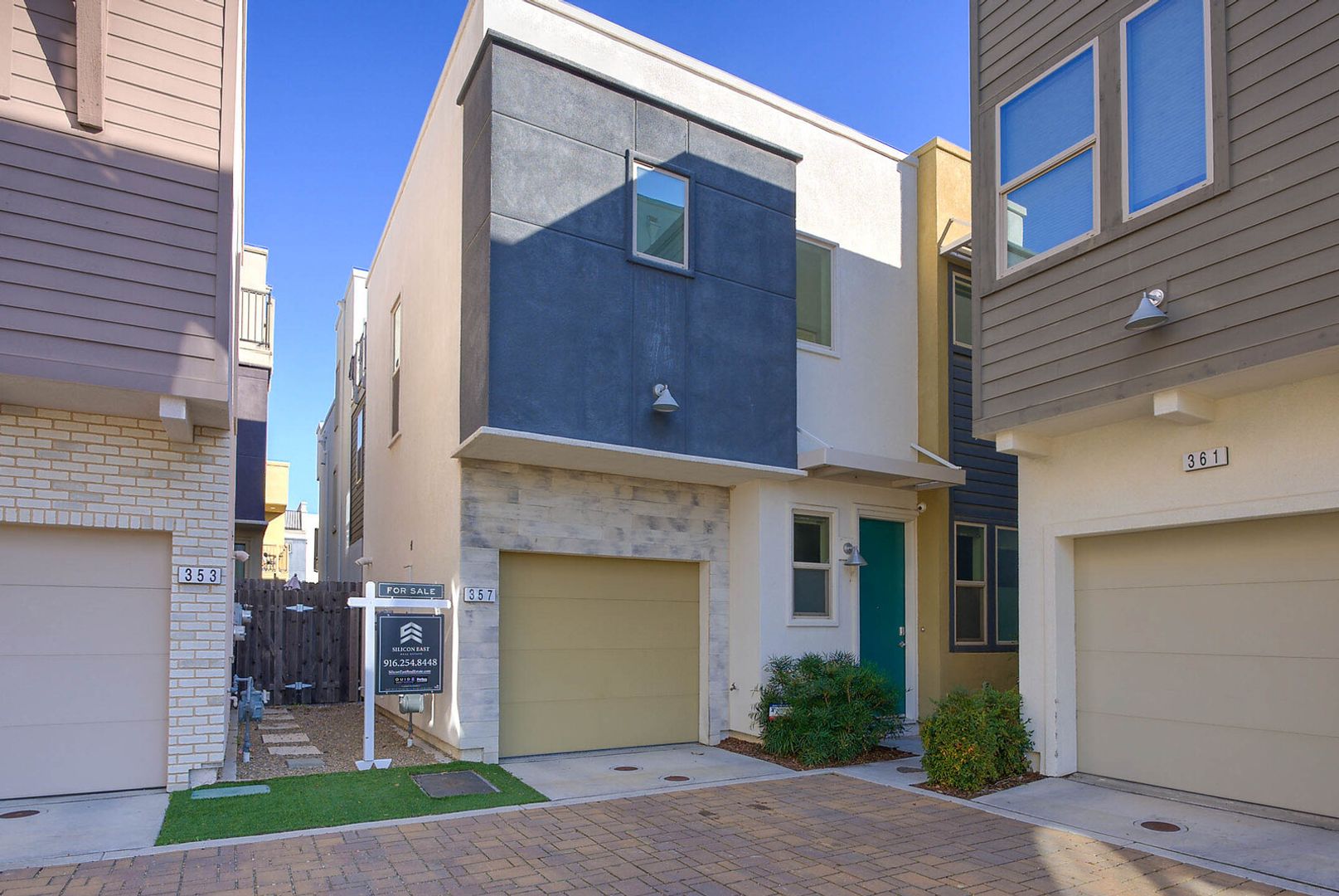 Sacramento House: 357 Crate Ave