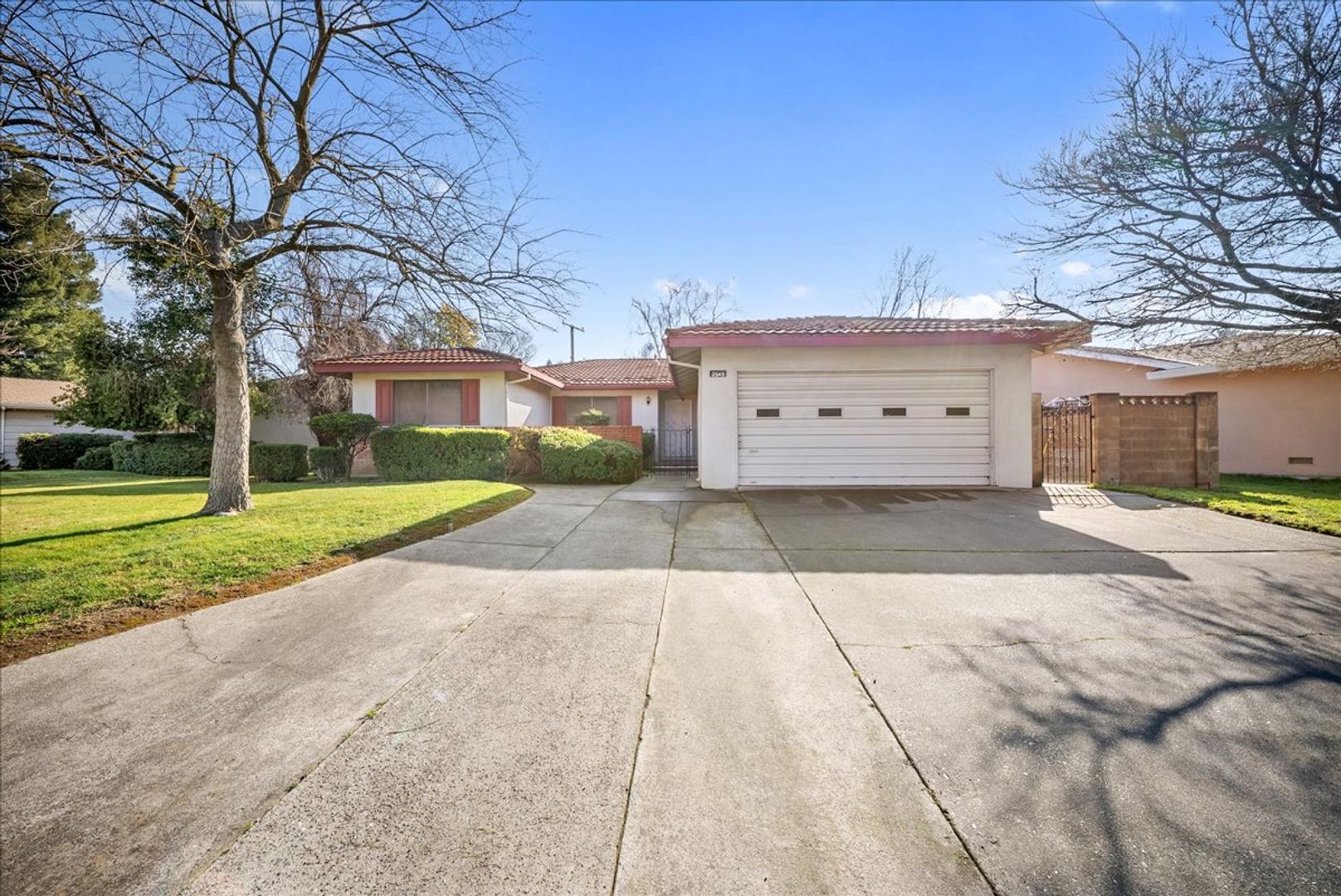 Sacramento House: 2549 Notre Dame Dr