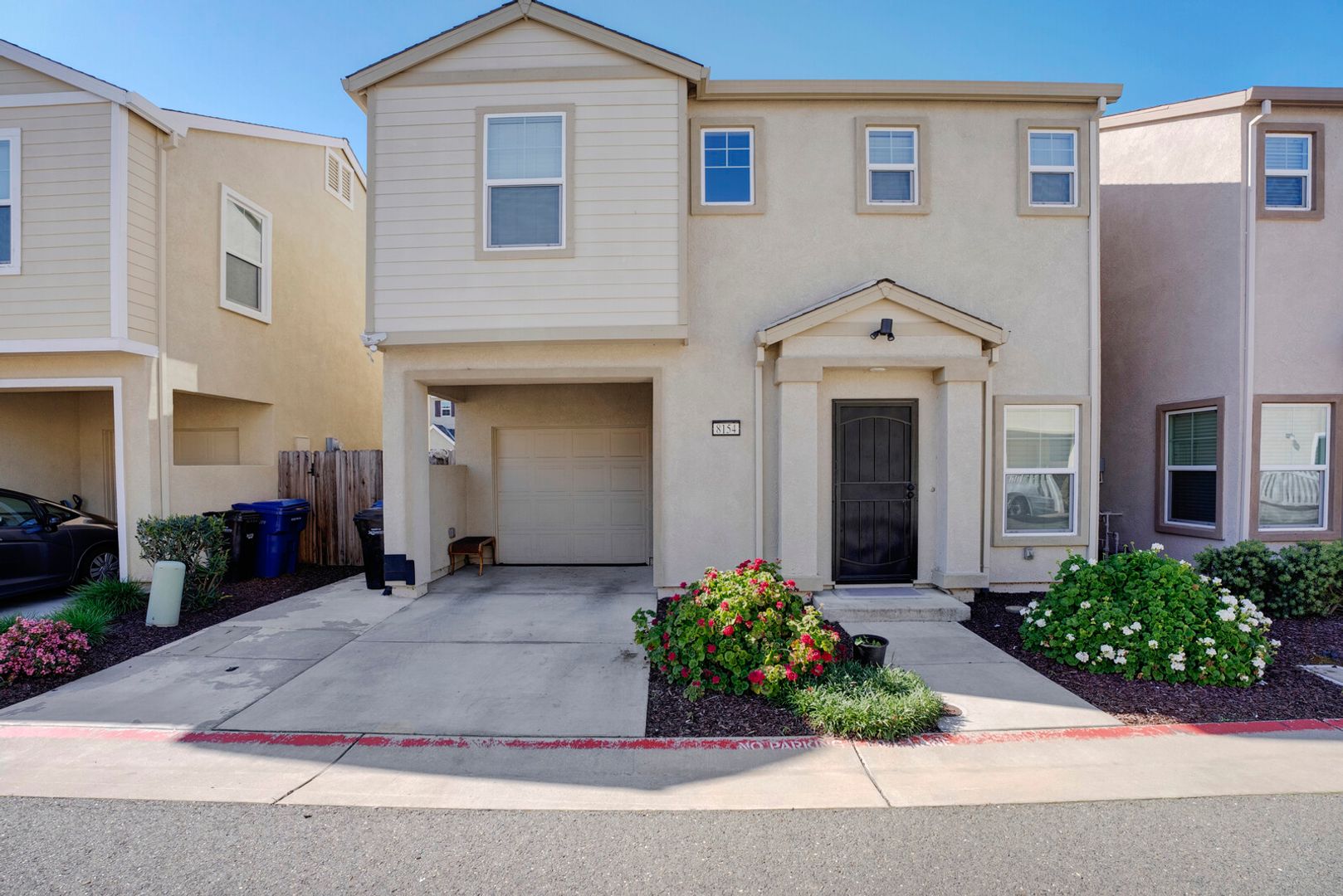 Sacramento House: 8154 Laurel Willow Ln