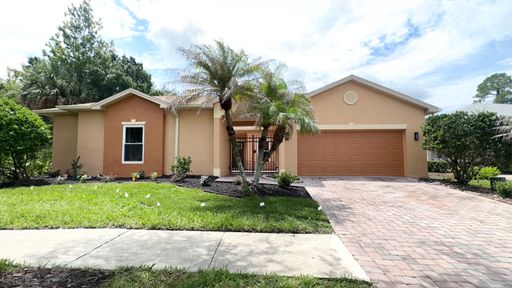 ***Limited-Time Leasing Offer***3BR/2BA Home with Studio Suite in Solivita for Rent! – photo 1