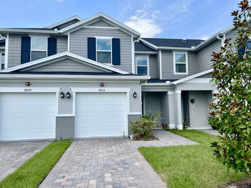 Three Bedroom Townhome for Rent in Sanford! – photo 1