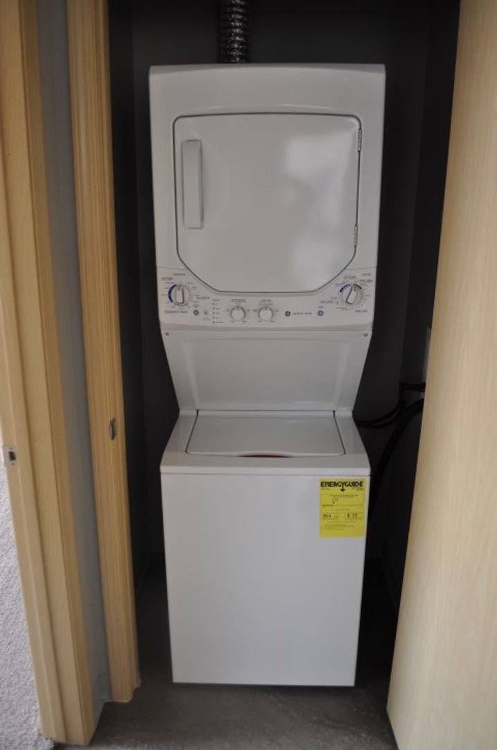 Iowa City Apartment: 146 S VanBuren