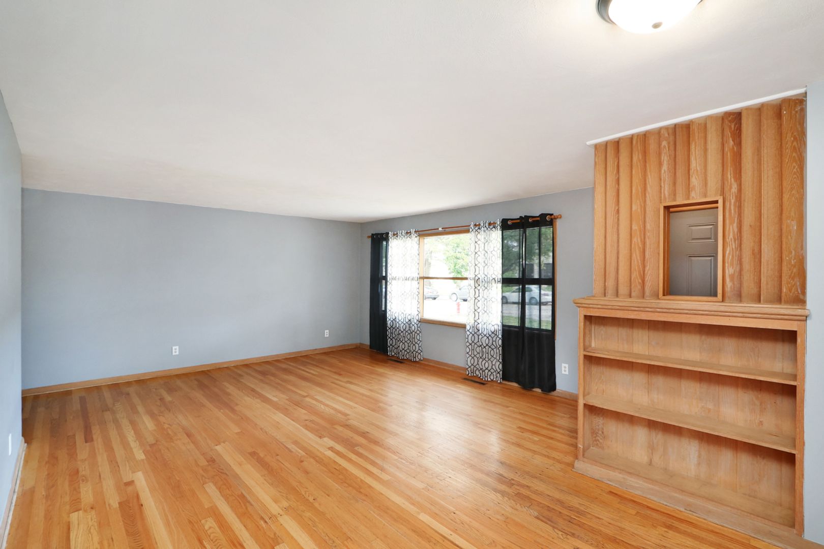 Manhattan House: 1818 Todd Road