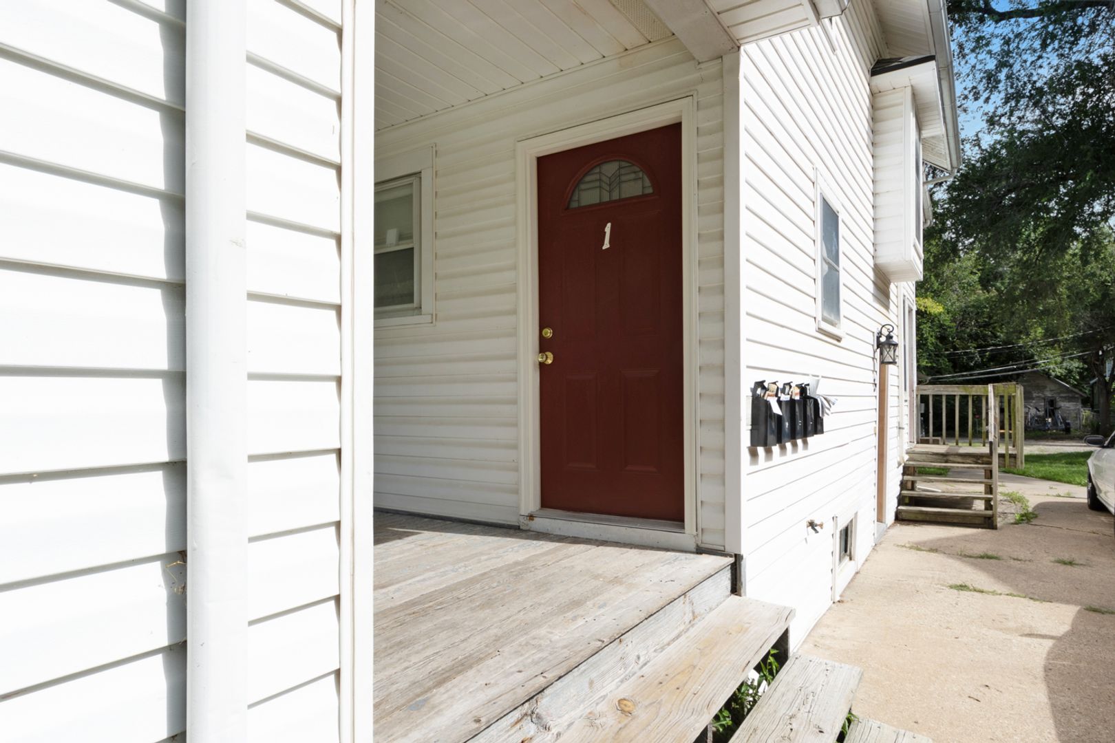 Manhattan Apartment: 1215 Poyntz