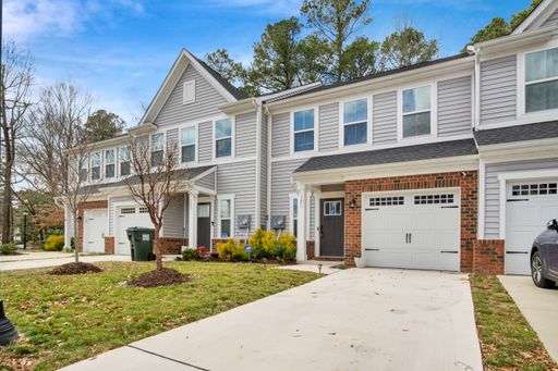 FULLY FURNISHED 3 Bedroom 2.5 Bath Townhome in Williamsburg! – photo 1