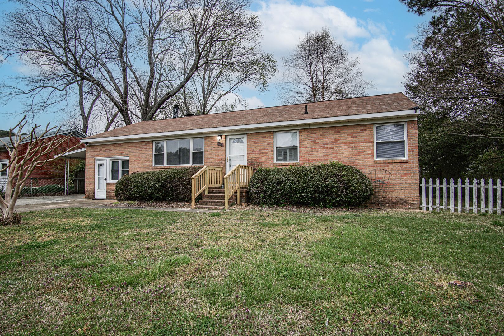 Williamsburg House: 108 Scott Drive