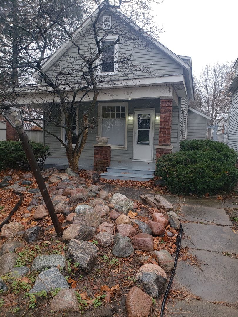 2 BR House near Main Street Corridor