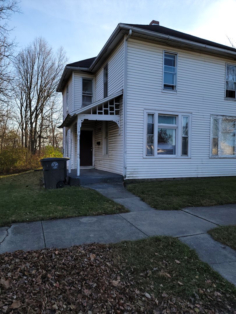 2 BR Townhouse Near University of Saint Francis