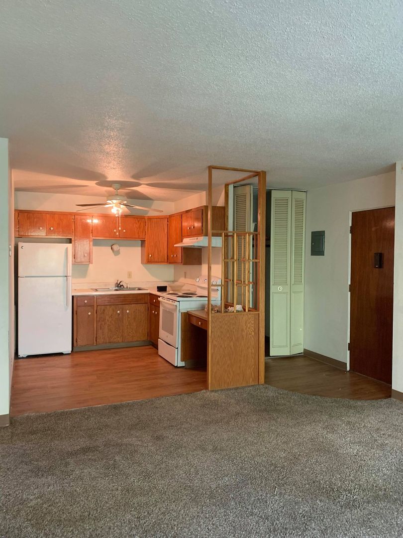 Fargo Apartment: 512-514 30th Ave N