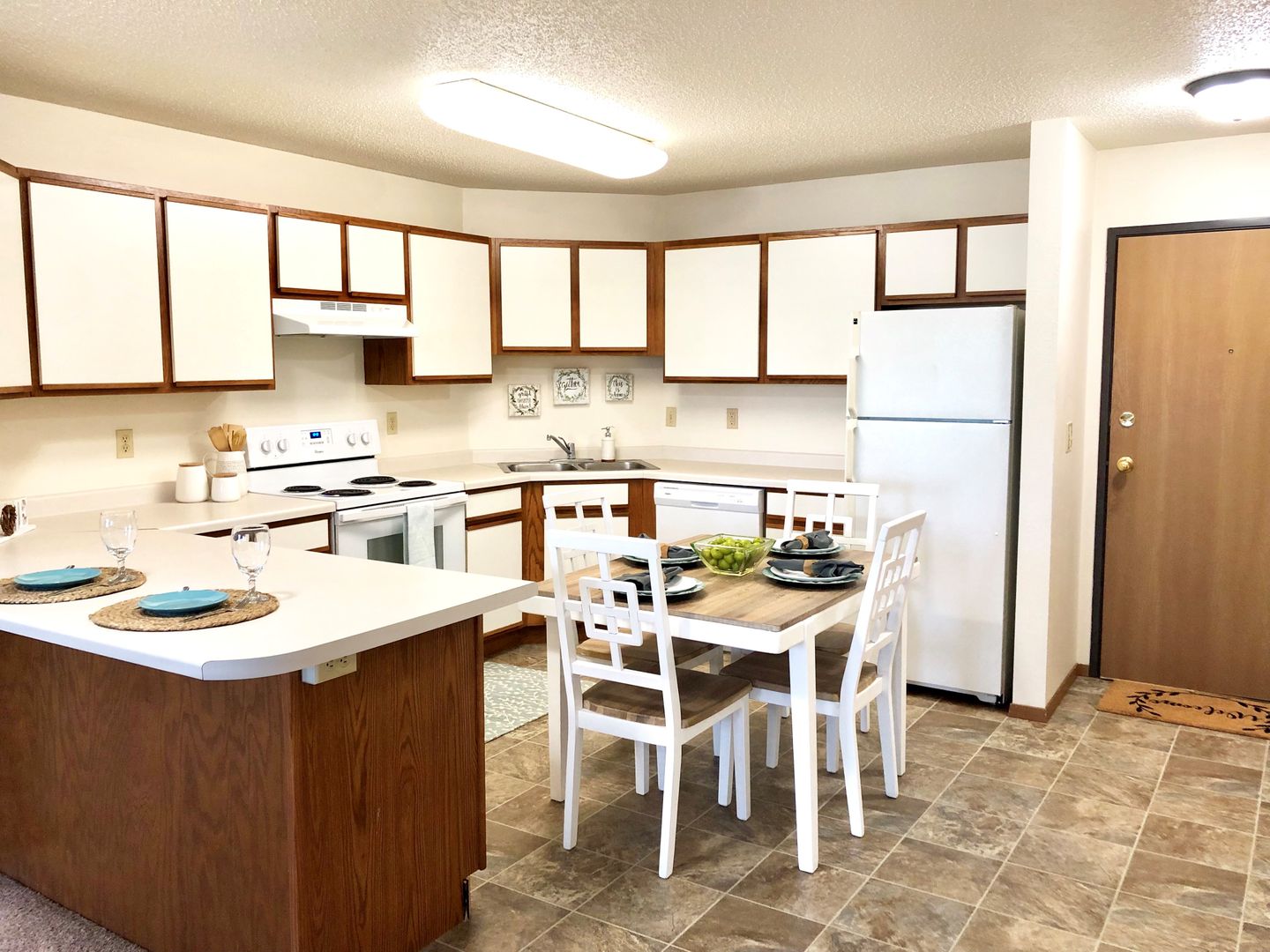 Fargo Apartment: 1804 39th St S