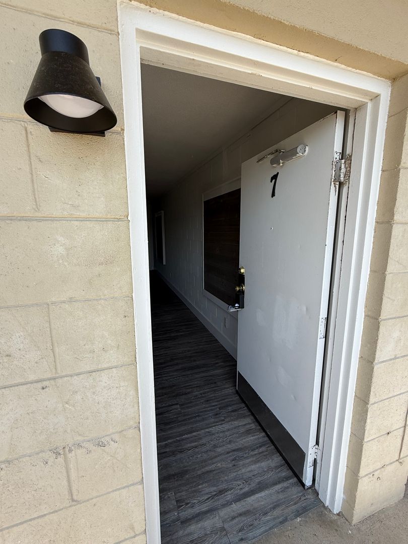 Clarksville Apartment: 626 Power St. Unit 7