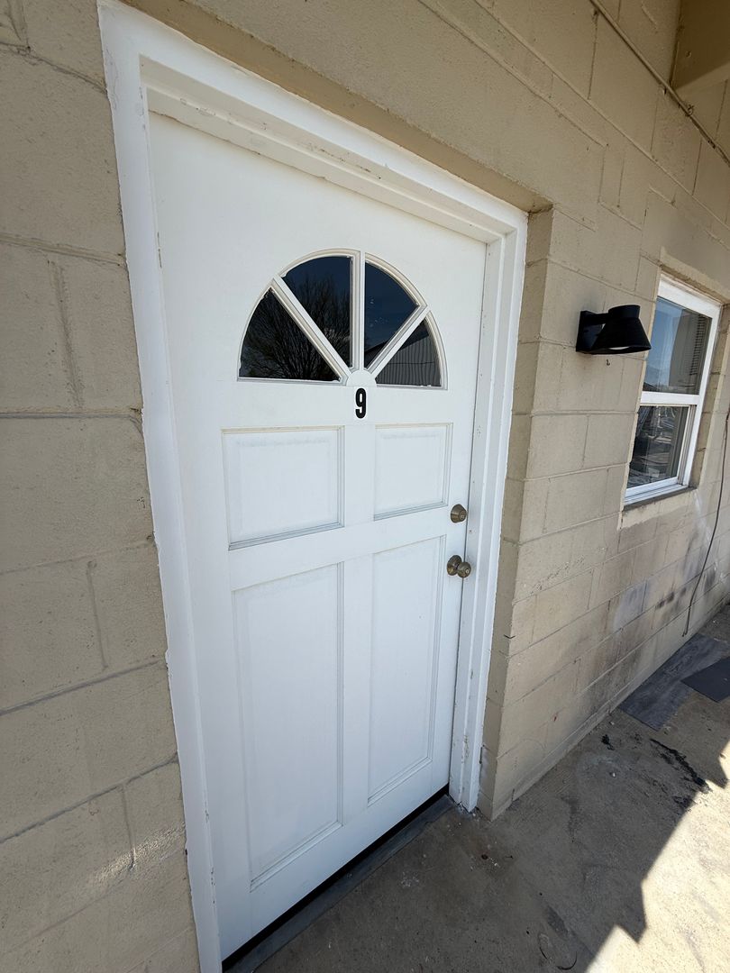 Clarksville Apartment: 626 Power St