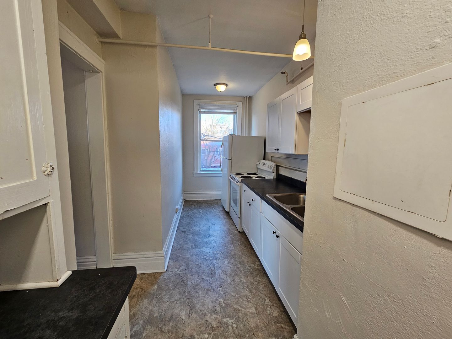 Albert Lea Apartment: 133 W William Street
