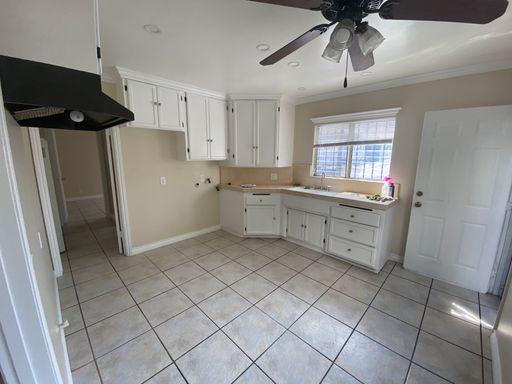 2 Bedroom 1 Bathroom – photo 1