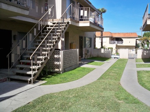 6312 Newlin-downstairs, Unit D