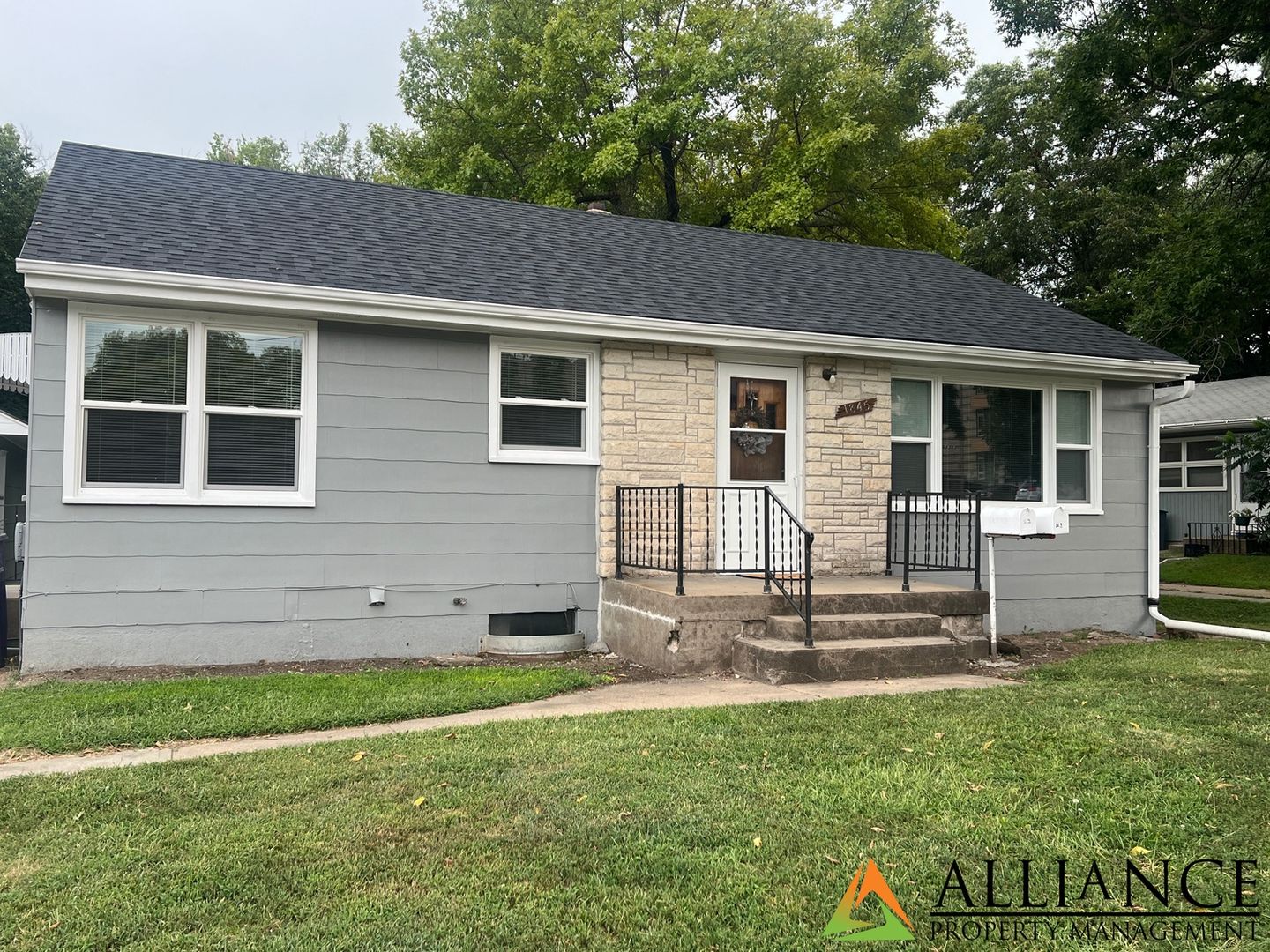 Manhattan Apartment: 1845 College Heights Rd.